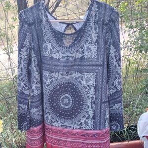Elegant Black and Red Patterned Tunic